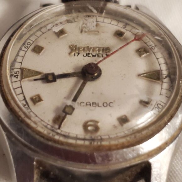 Helvetia 17 Jewels Vintage Watch For Repair Runs But Stops - Picture 5 of 5